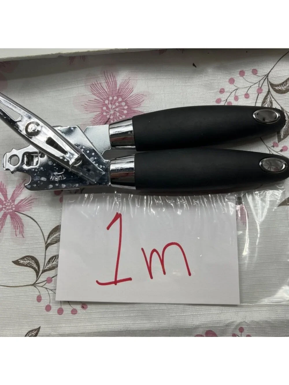 Heavy-Duty Manual Can Opener With Black Non-Slip Handles/Stainless Steel Blades